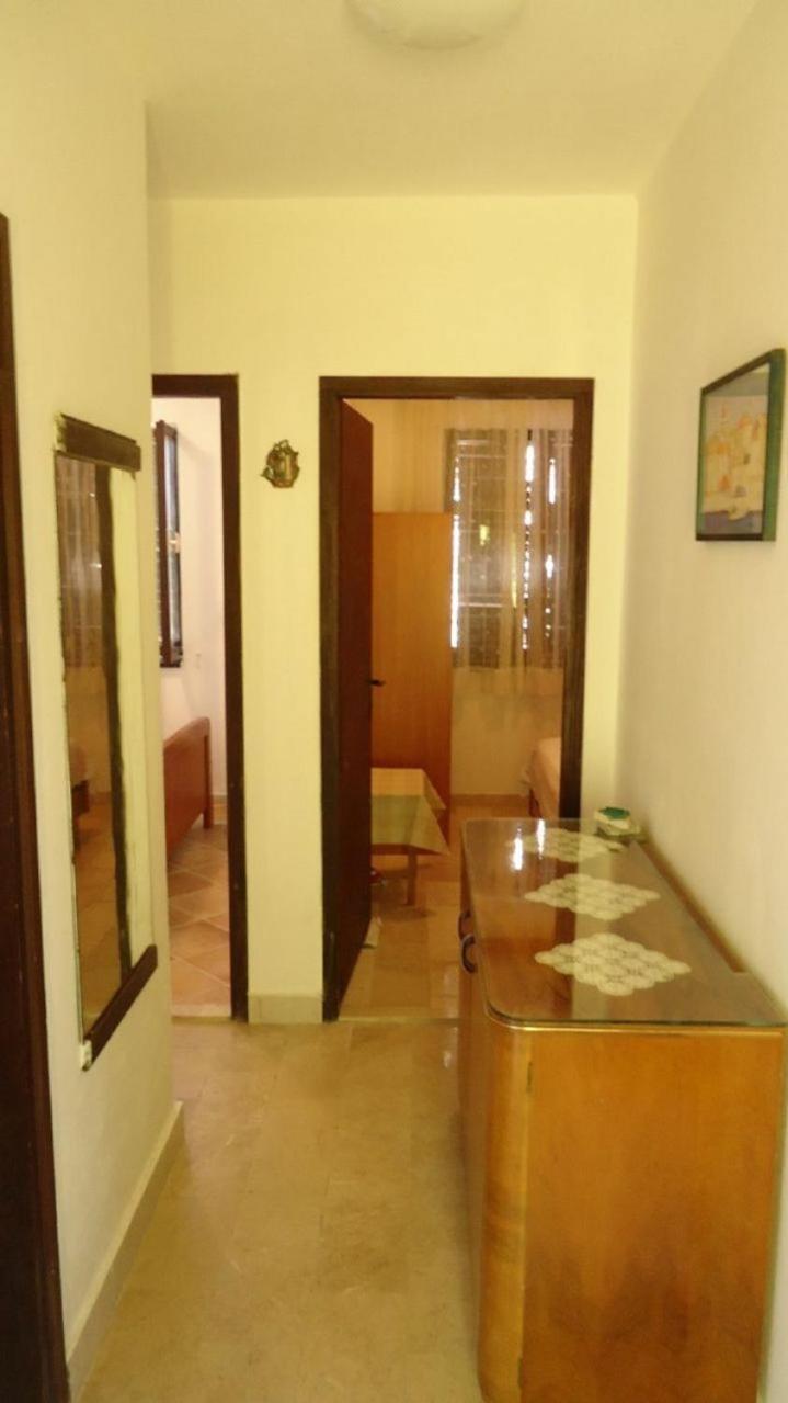 Apartment Pava Stomorska Bagian luar foto